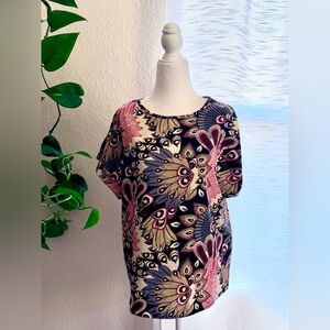 Women’s Peacock Feather Printed Short-Sleeve Top in Black, Cream & Red